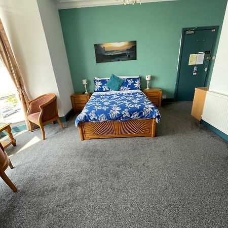 Seascape Hotel Бармут Екстериор снимка